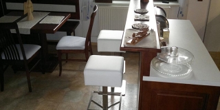 Barová stolička DS0125810 v pevnom nerezovom prevedení